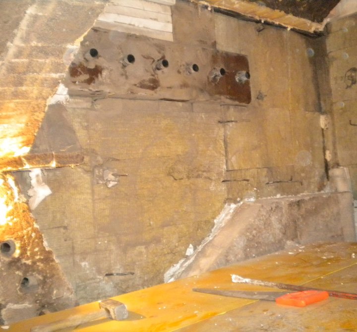 Kotel na biomaso 5 - Sanacija poškodovanega dela kurišča (3)